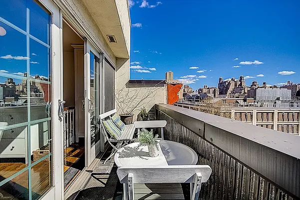 Sold by Redfin Real Estate | media 1