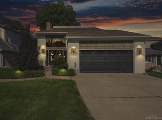 37894 Lakeshore Dr, Harrison Township, MI