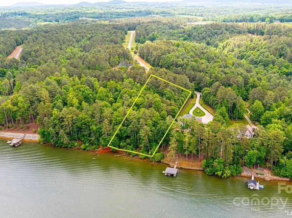 300 Riverwalk Dr, Connelly Springs, NC 28612