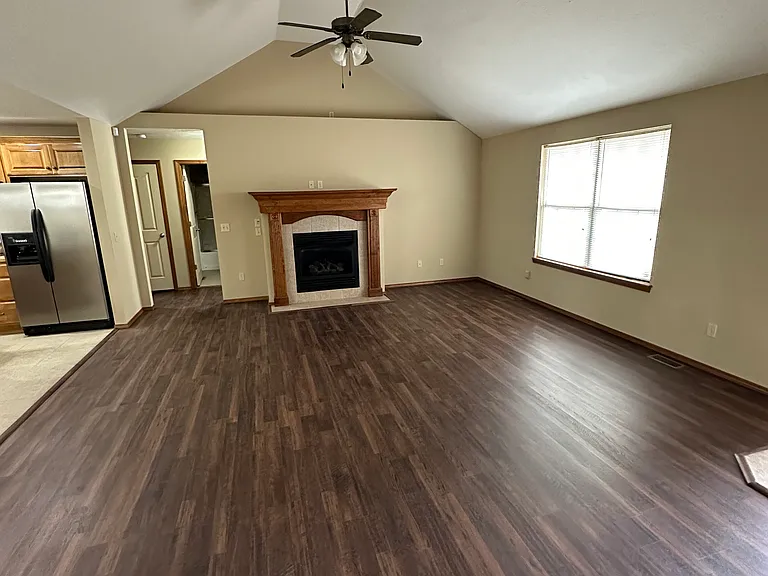 764 S Hackberry Ave — Photo 2