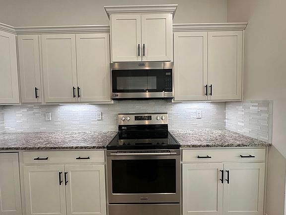 5th image of 138 Gardencove Cir
