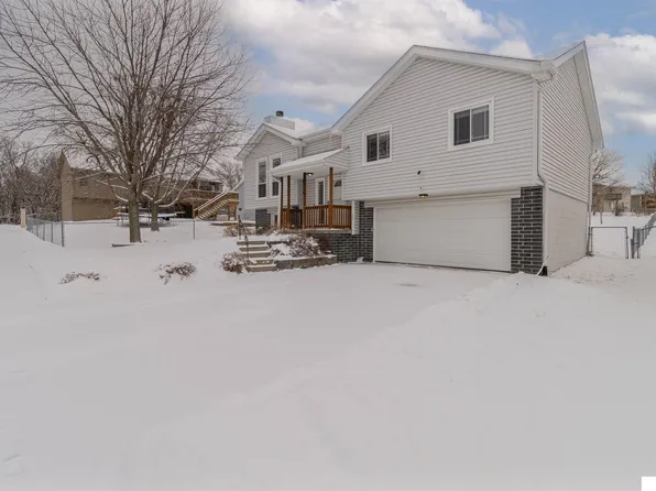 8315 Hanover St, Omaha, NE 68122