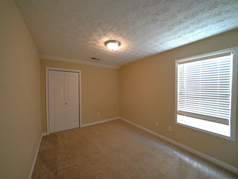 221 Alton Cir — Photo 19