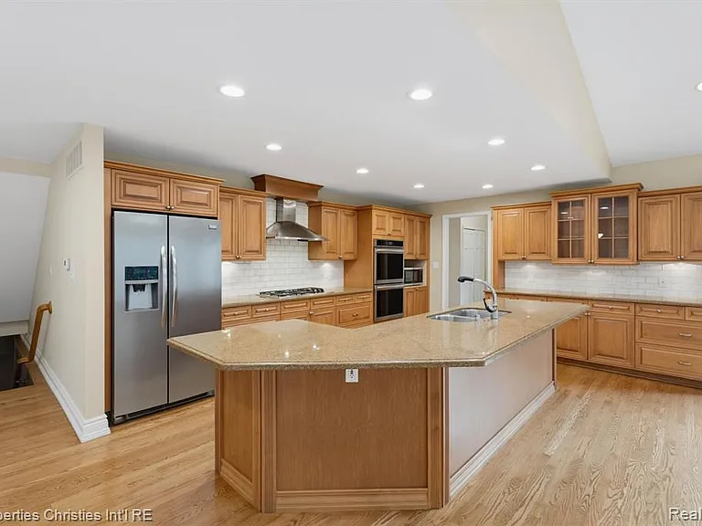 1688 Northlawn Blvd — Photo 13