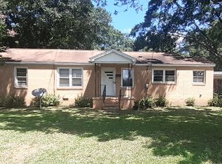 1020 Hickory Dr, Elberton, GA 30635