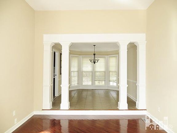 3rd image of 4016 E Bishop Ct