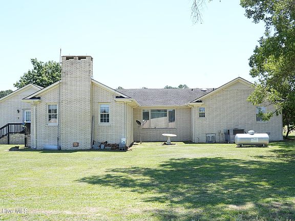3rd image of 4556 Garland Highway