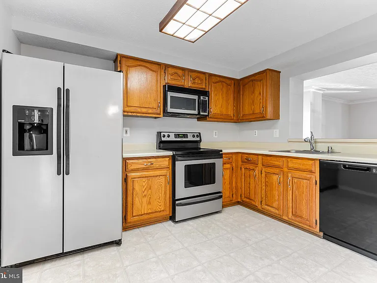 1232 Quaker Ridge Dr — Photo 11