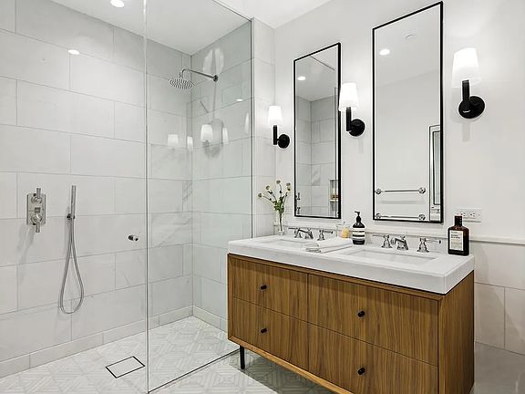 4th image of 300 W 122nd St #6K