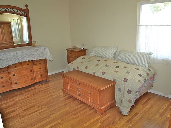 Bedroom / Wood Floors