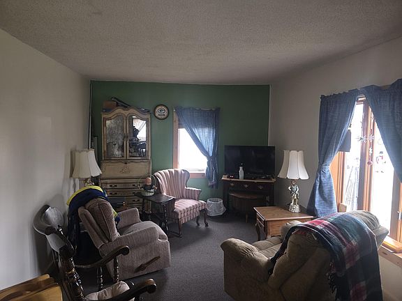 4th image of 223 S Howell St