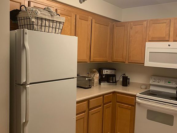 2nd image of 345 N Lasalle St #605