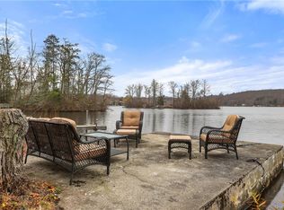 142 Lakefront Rd, Putnam Valley, NY 10579