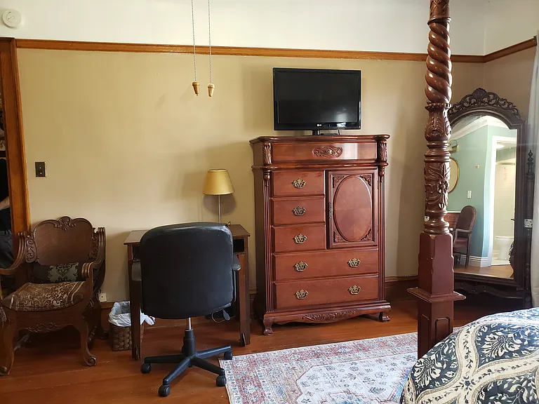 Vista Room at $1475/mo