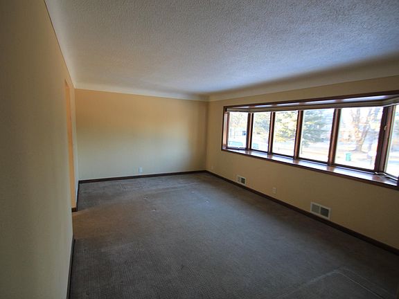 5th image of 790 Heinel Dr