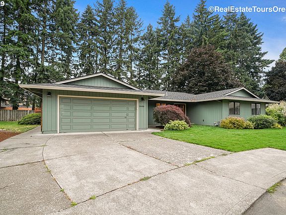 2nd image of 2888 SE Primrose Ct