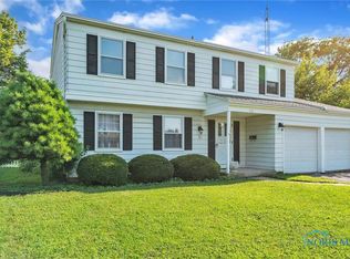 516 Dussel Dr, Maumee, OH 43537