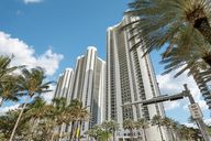 Collins Ave 1603-001.jpg