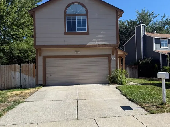 1208 Gilly Ln, Sparks, NV 89434