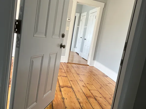 18 Osgood St APT 3, Gardner, MA 01440