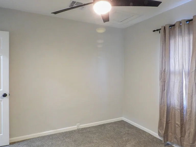 2639 N Fontana Ave — Photo 44