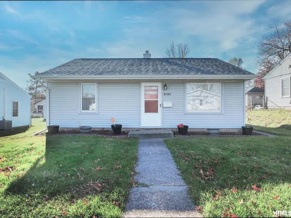 1313 W 38th Pl, Davenport, IA 52806