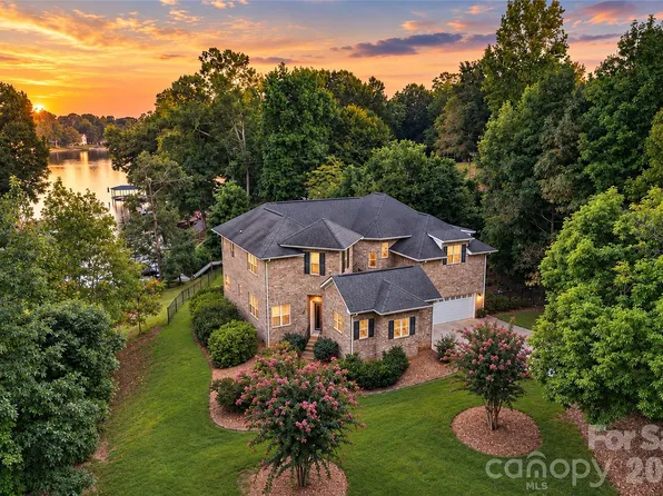 7365 Gabriel St, Sherrills Ford, NC 28673