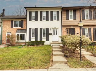 3238 Bolgos Cir, Ann Arbor, MI 48105