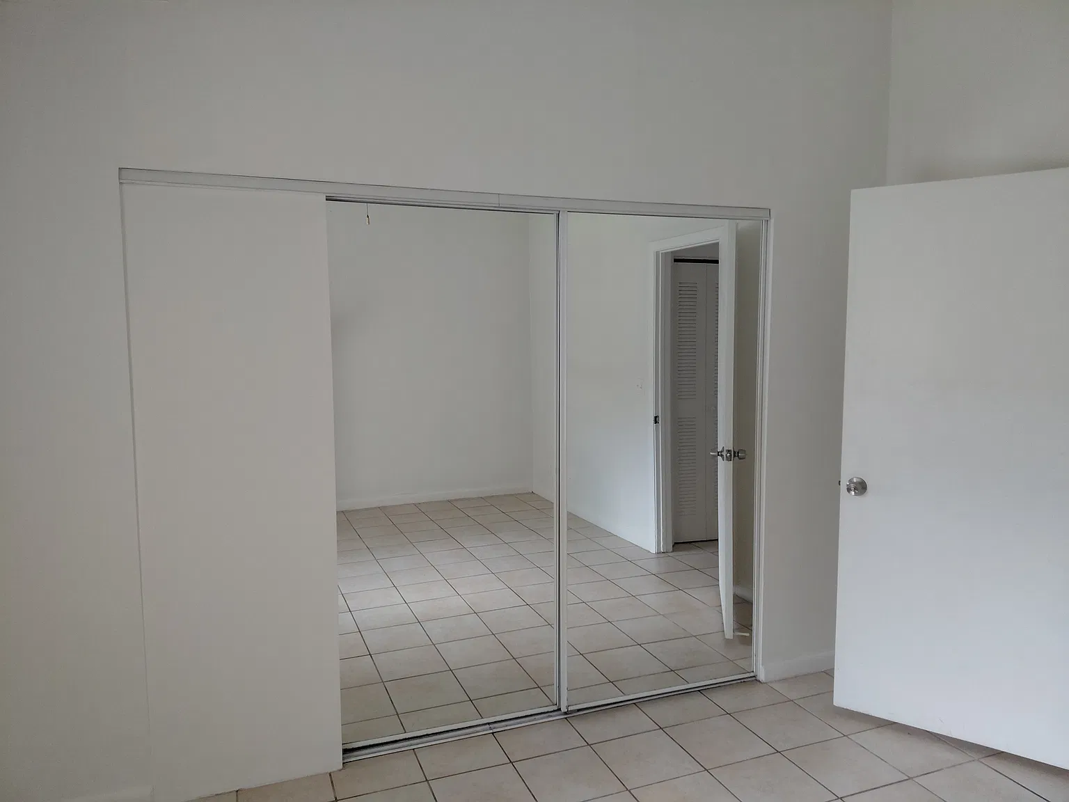 2 bed, 1200 sqft, $1,950 — Photo 4