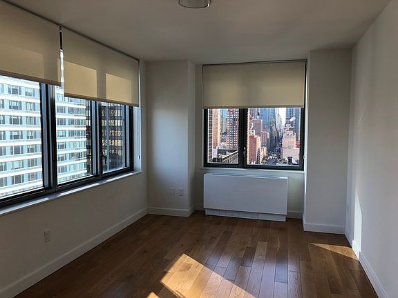 4th image of 606 W 57th St APT 2702