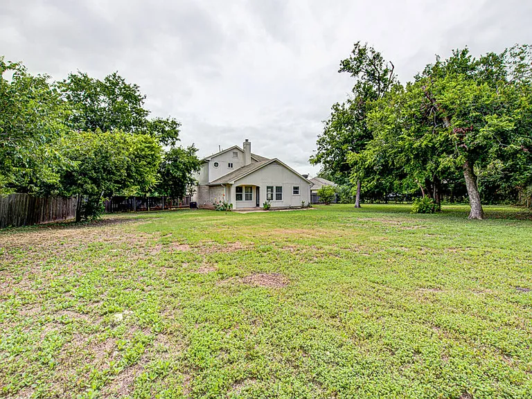 1302 Crete Ln — Photo 24