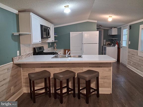 2nd image of 16 Clover St
