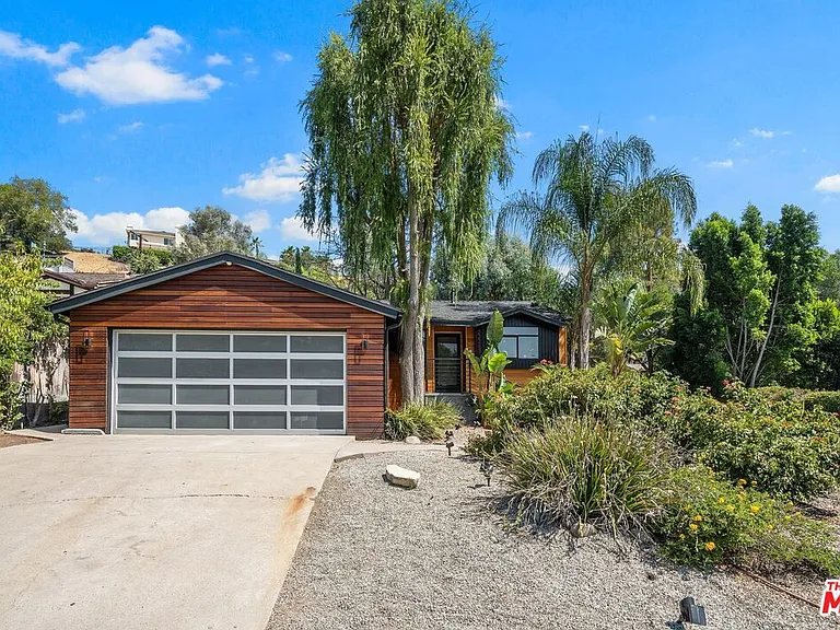 22263 Buena Ventura St — Photo 25