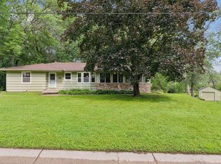 5480 Wedgewood Dr, Shorewood, MN 55331