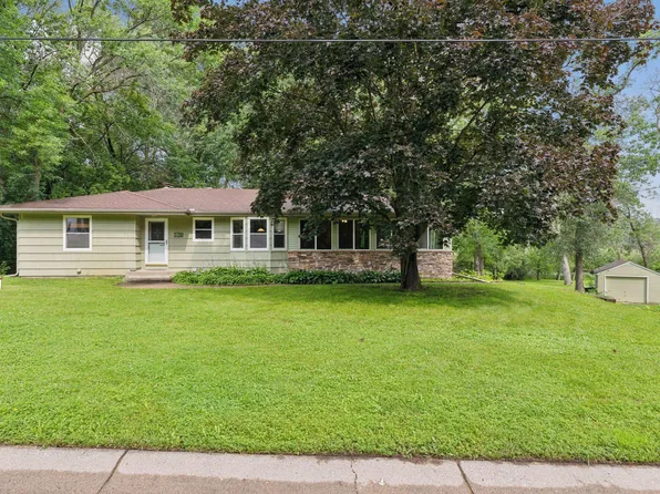 5480 Wedgewood Dr, Shorewood, MN 55331