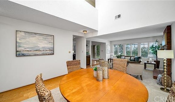 4th image of 2100 Oak Ave