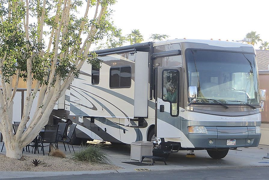 40' motorhome fits on the lo
