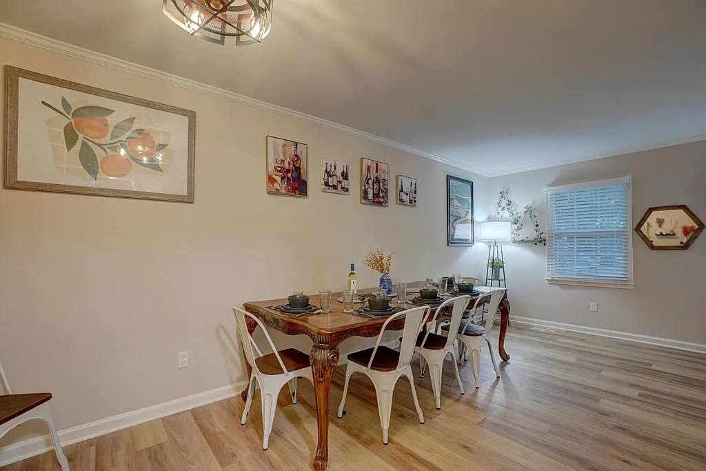 3 bed, 1452 sqft, $2,850 — Photo 3