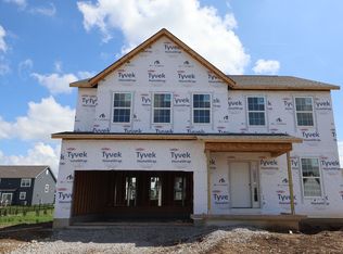 33 Banyan Dr, Lewis Center, OH 43035