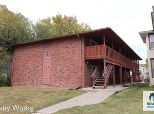 2512 R St #4, Lincoln, NE 68503