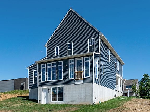 3rd image of 1774 Bradley Dr