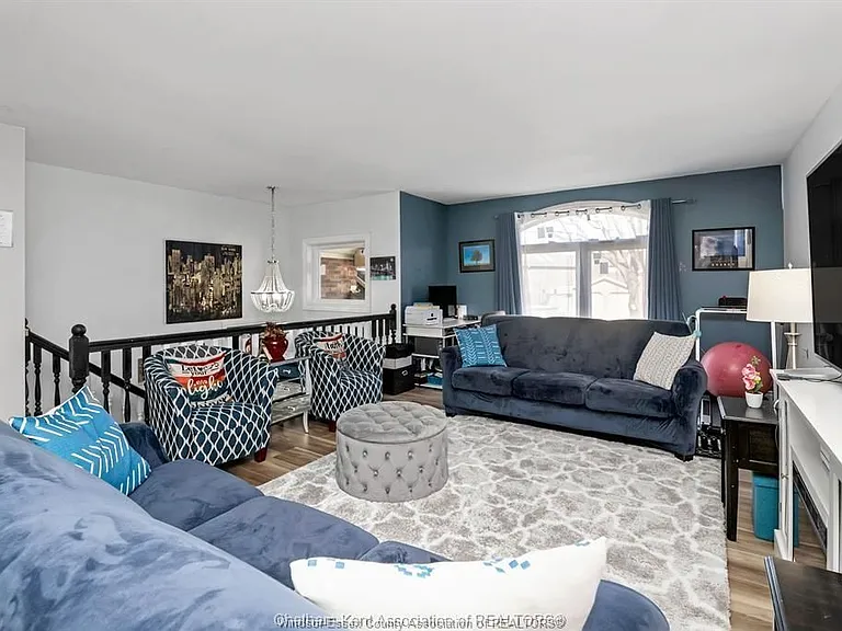 3057 Kenilworth Dr #UPPER — Photo 3