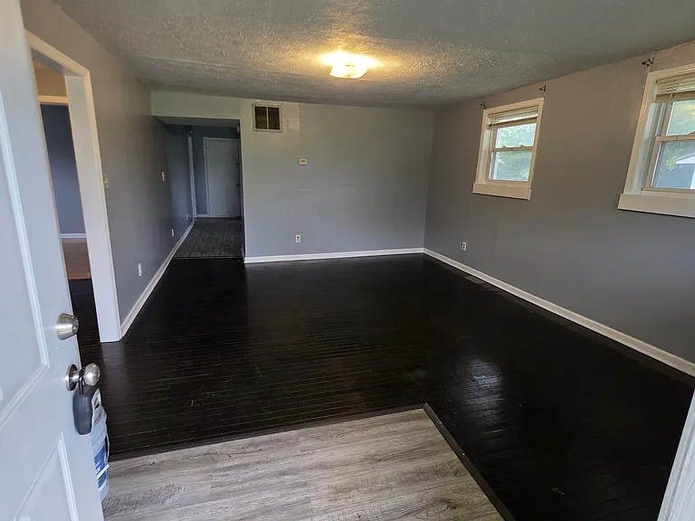 5036 Miller St — Photo 2