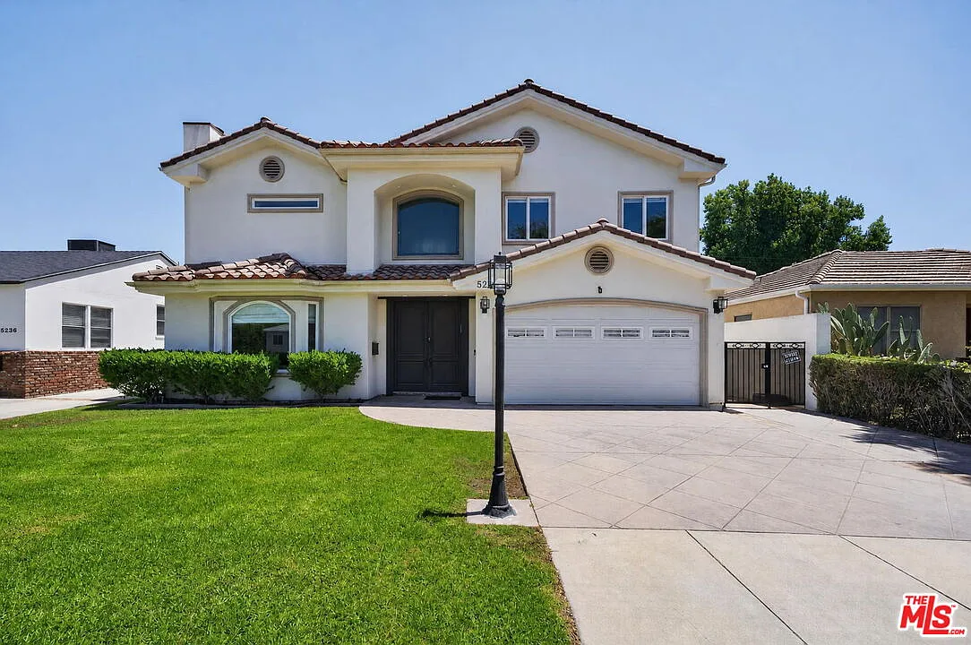 5 bed, 5.5 bath, 3925 sqft, $10,500 — Photo 1