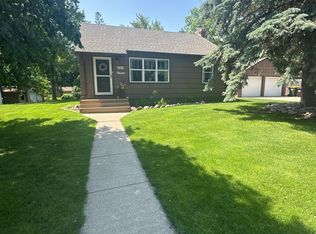 2004 7th St SW, Willmar, MN 56201