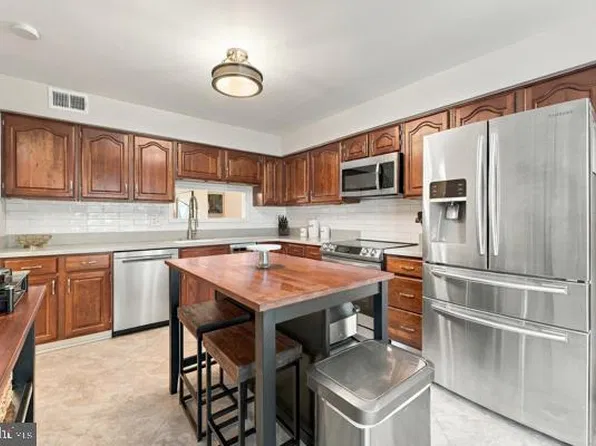 108 Gretna Green Ct, Alexandria, VA 22304