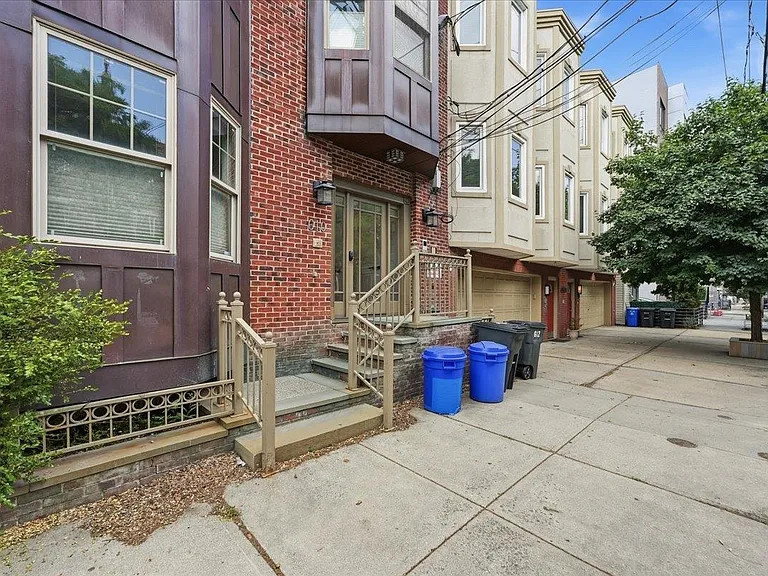 610 Madison St #1 — Photo 27