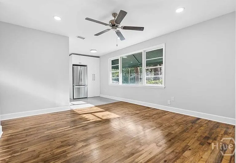 2102 Auburn St — Photo 12