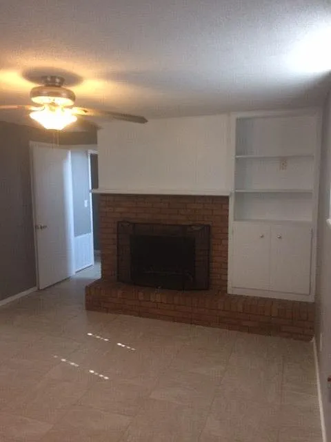 3 bed, 2014 sqft, $1,700 — Photo 2