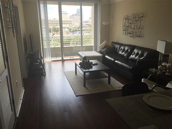 4th image of 1190 Washington St #405